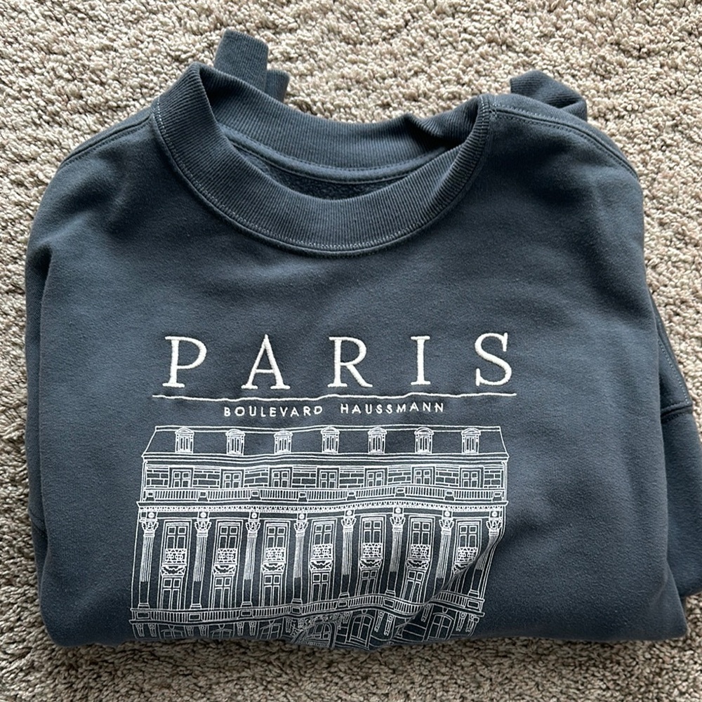 Abercrombie and fitch soft a&f collection size small Paris sweatshirt
